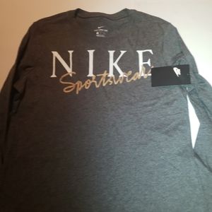 Nike Women's Sportswear Essential Long Sleeve Smal